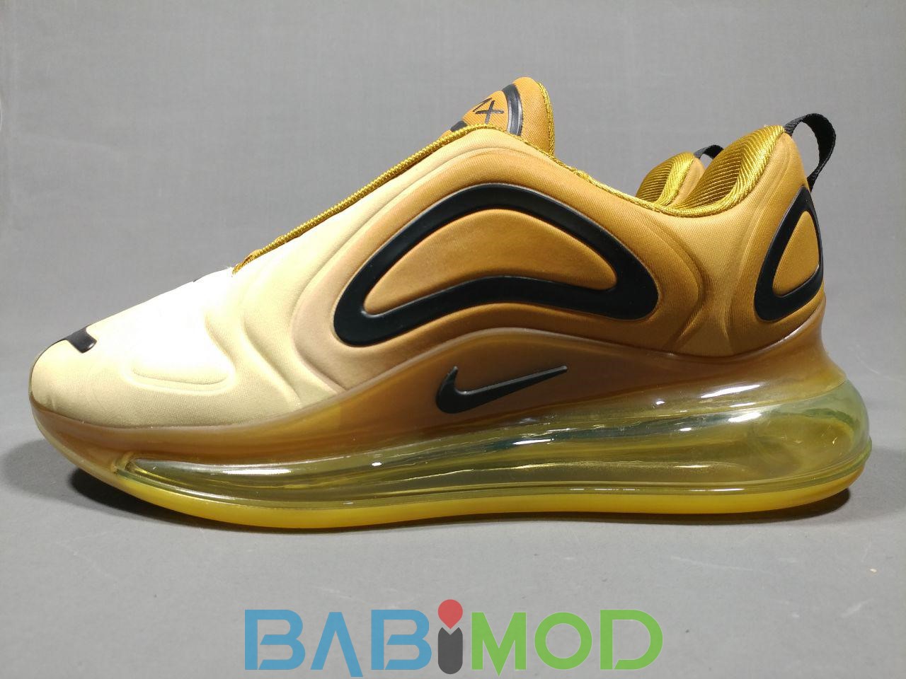 gold nike 720