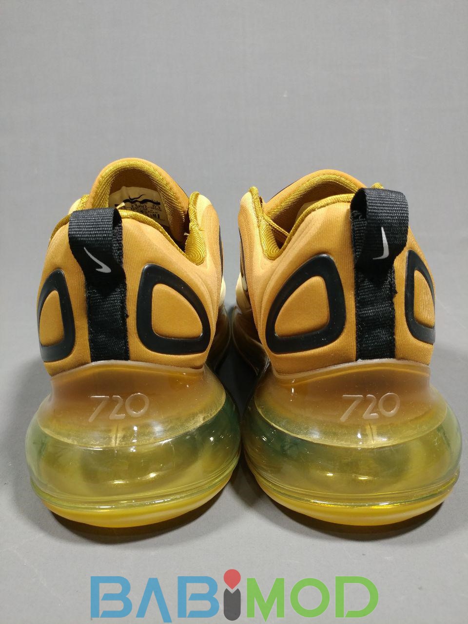 gold nike 720